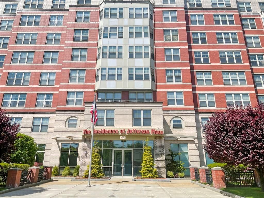 300 Mamaroneck Avenue 825