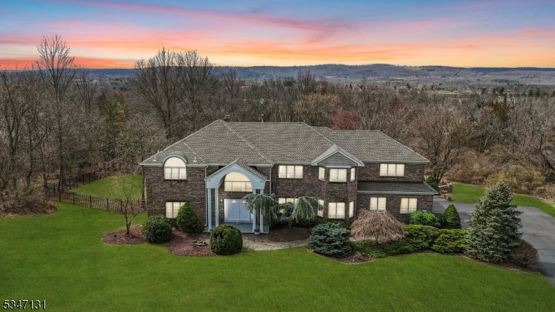 14 Blue Cliff Dr