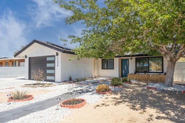 61938 Oleander Drive