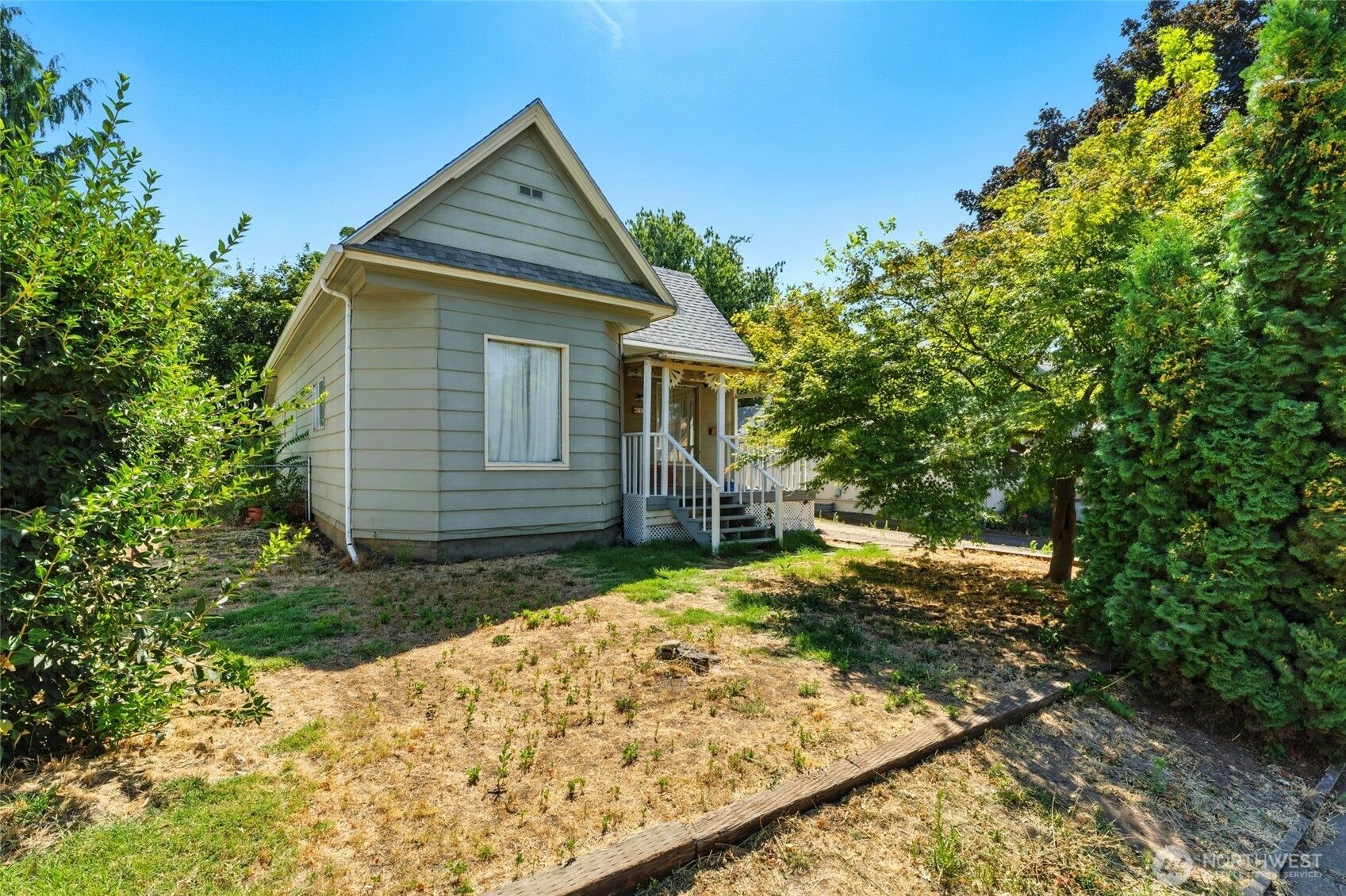 712 N Rose
