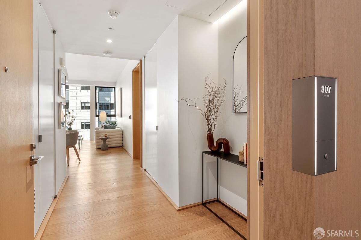 1 Steuart Lane 407