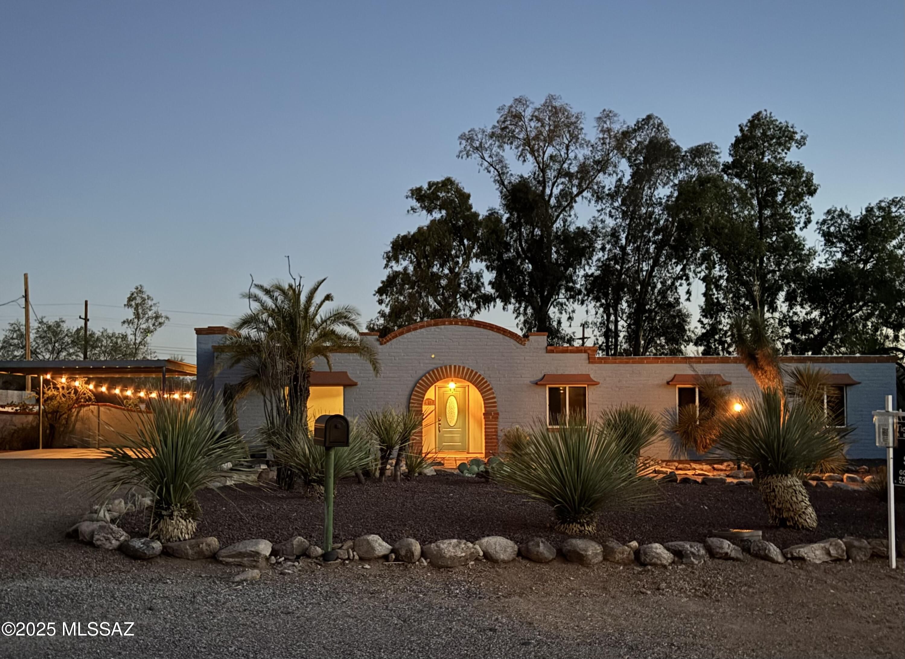 945 W San Martin Drive