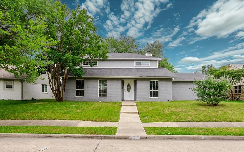 8910 Deerwood Drive