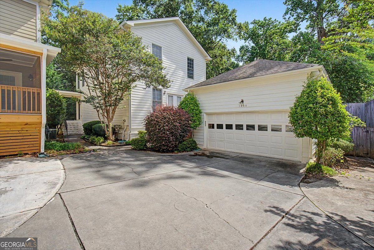 1450 Sylvan Circle Ne