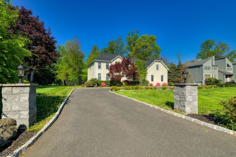 18 Downingtown Ct