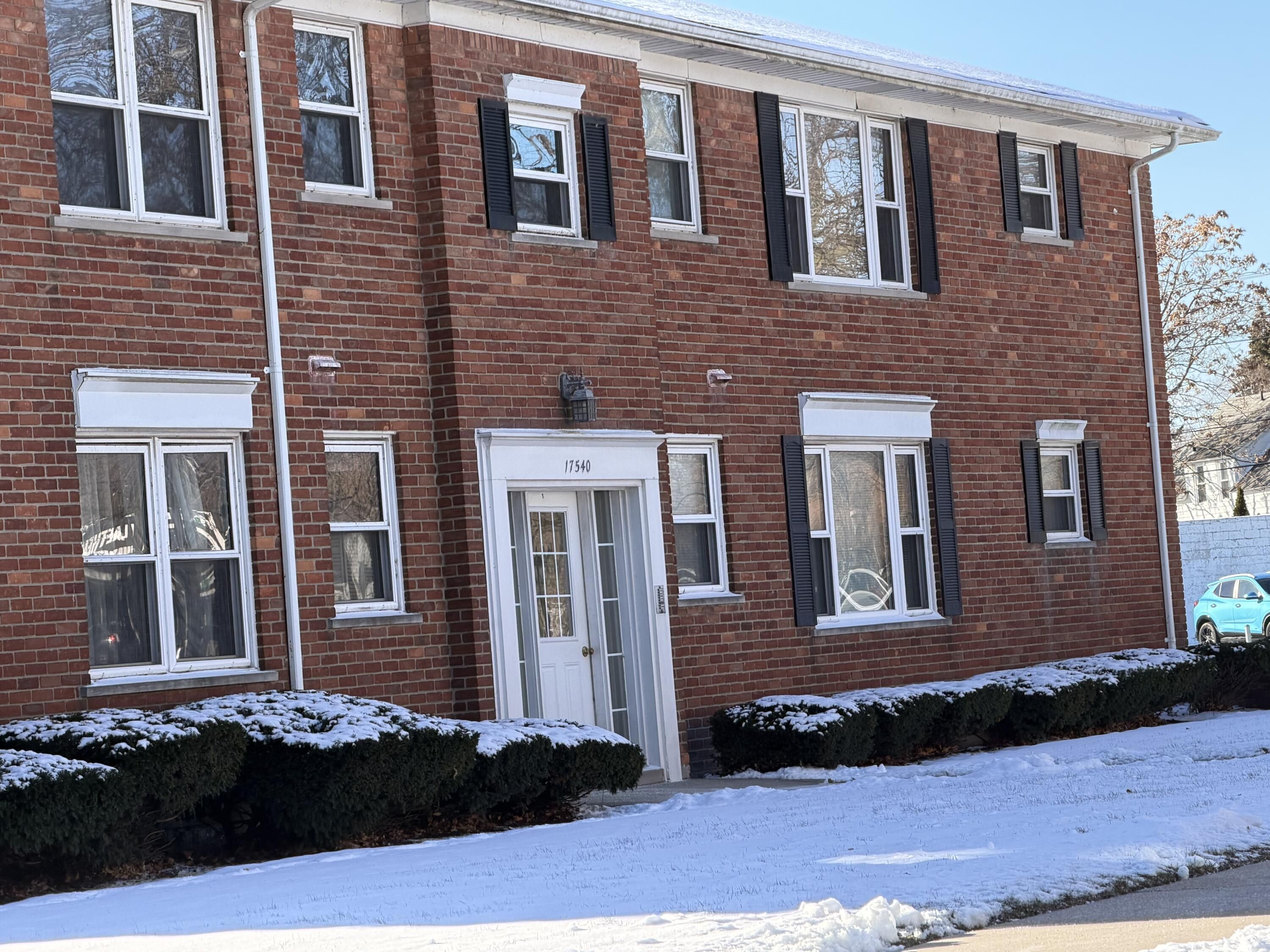 17540 N Mack Avenue 10