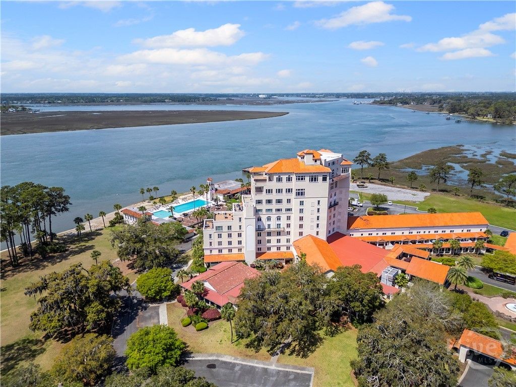 700 Wilmington Island Road 305