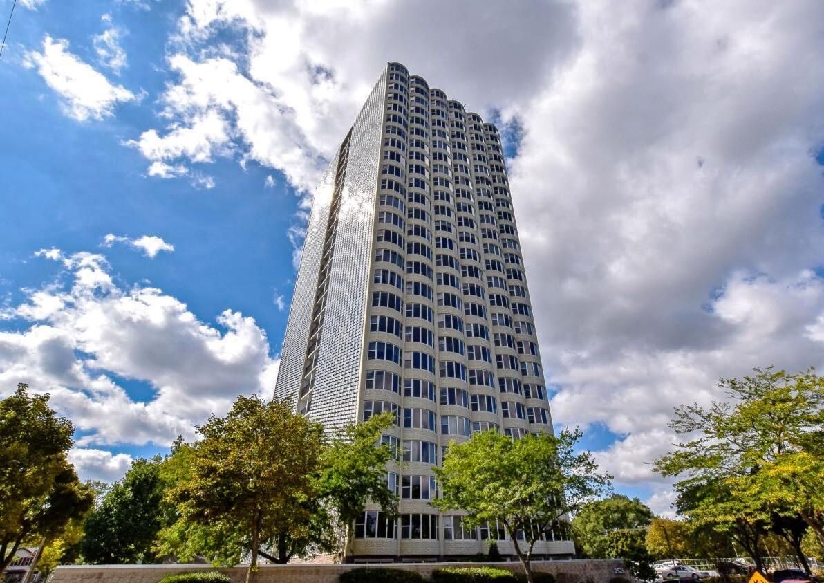 2525 S Shore Drive 22F