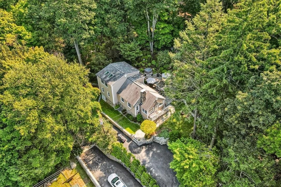 16 Indian Hill Road