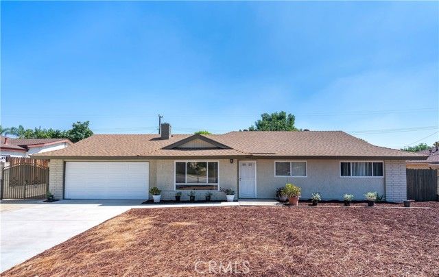 1460 N Towne