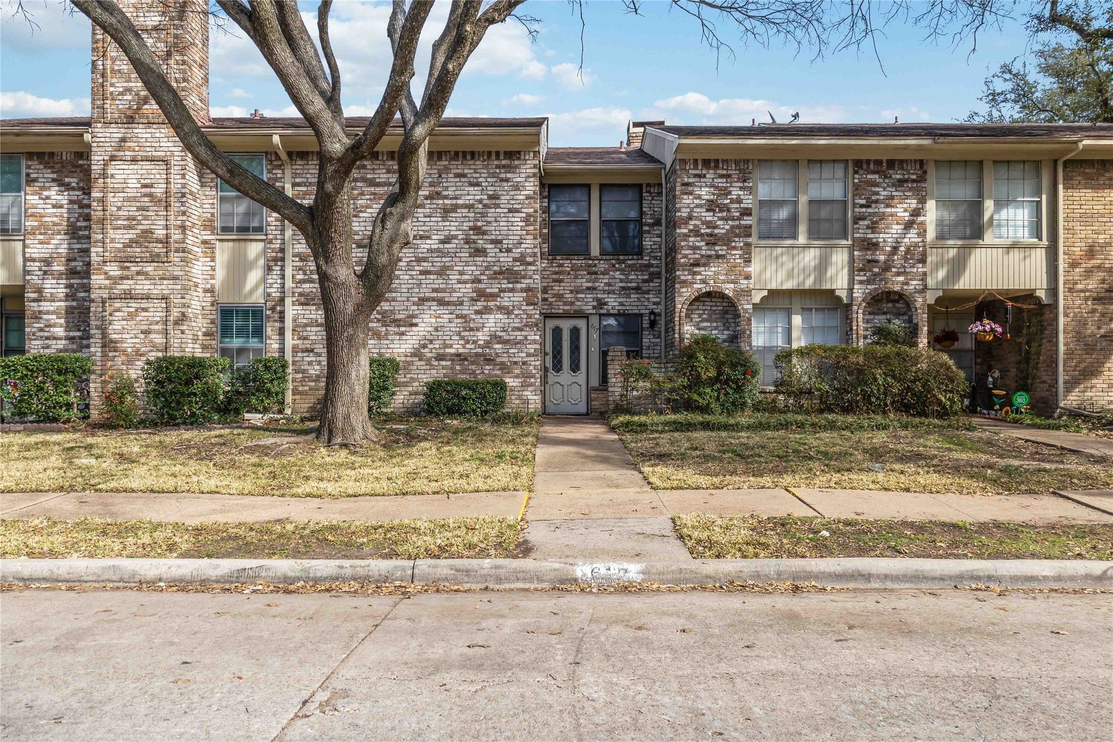 617 Towne House Lane