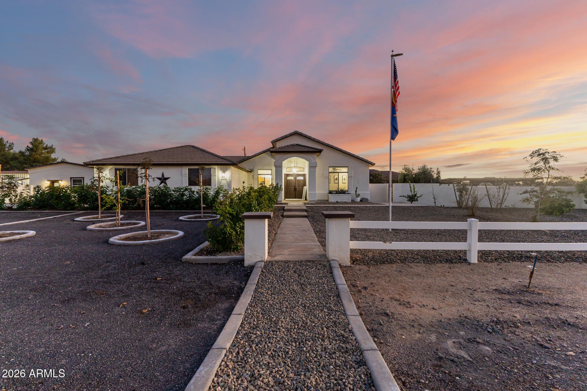 2863 E Cedar Waxwing Drive