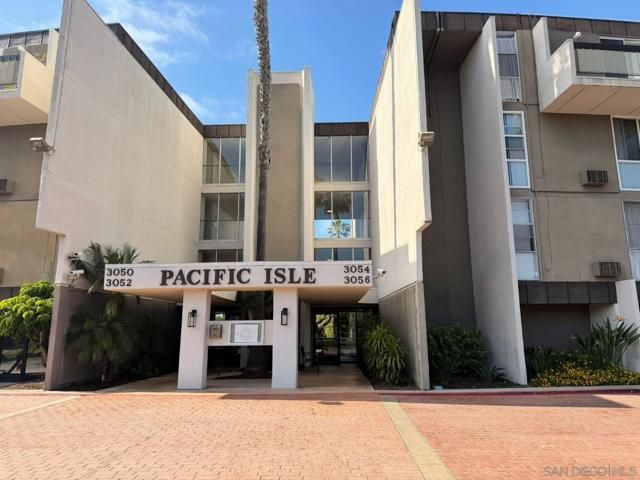 3050 Rue Dorleans 370