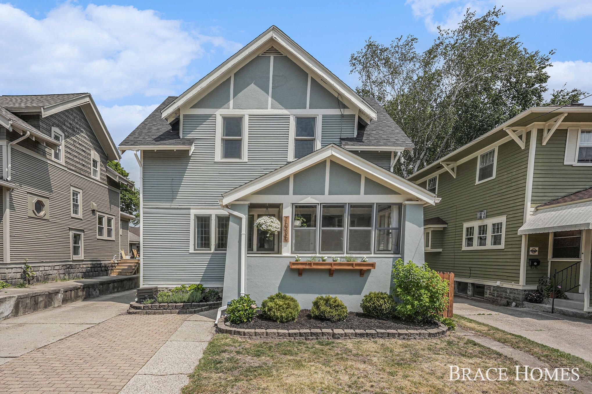 1035 Fountain Street Ne