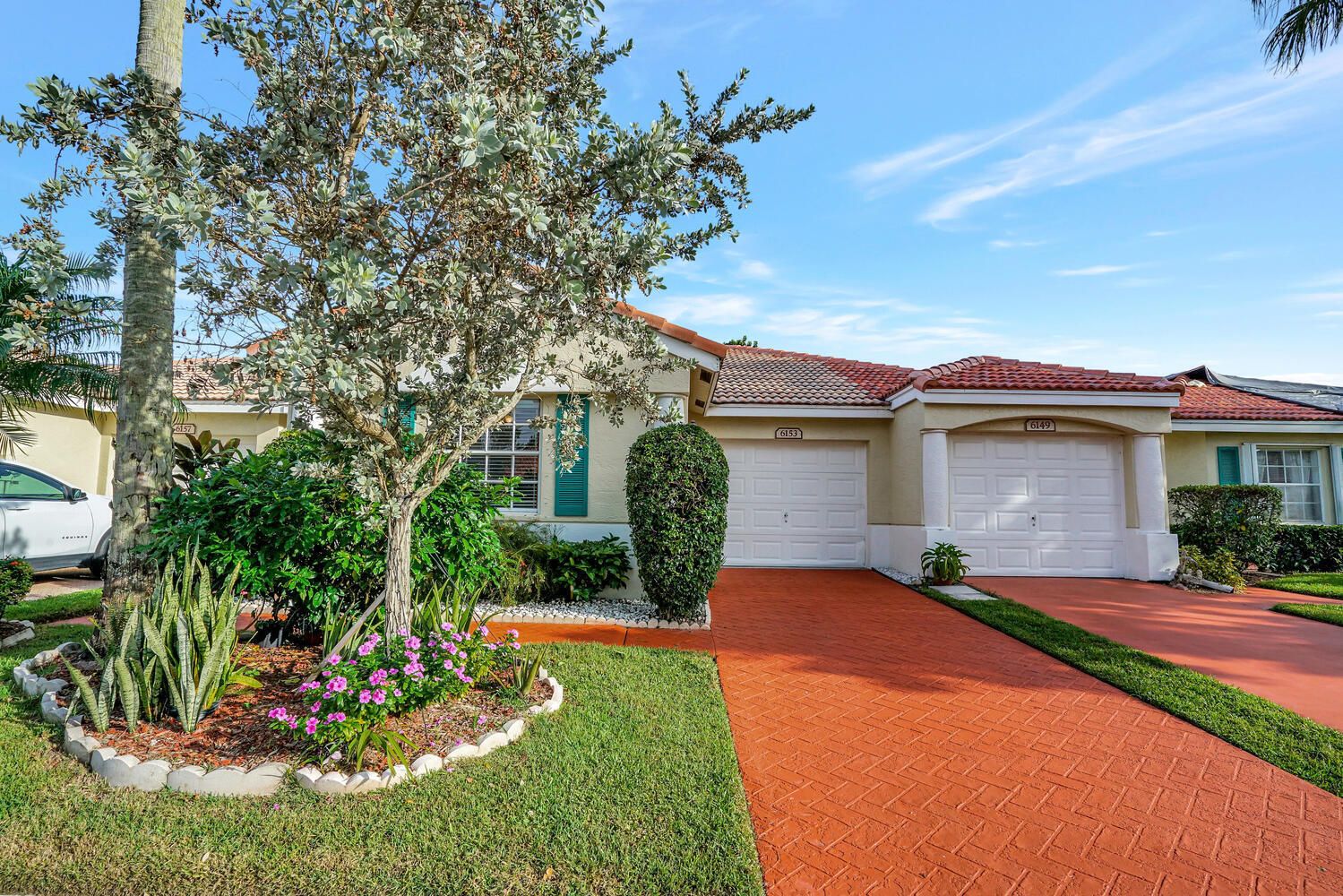 6153 Lake Hibiscus Drive