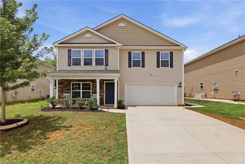 4011 Bobtail Court
