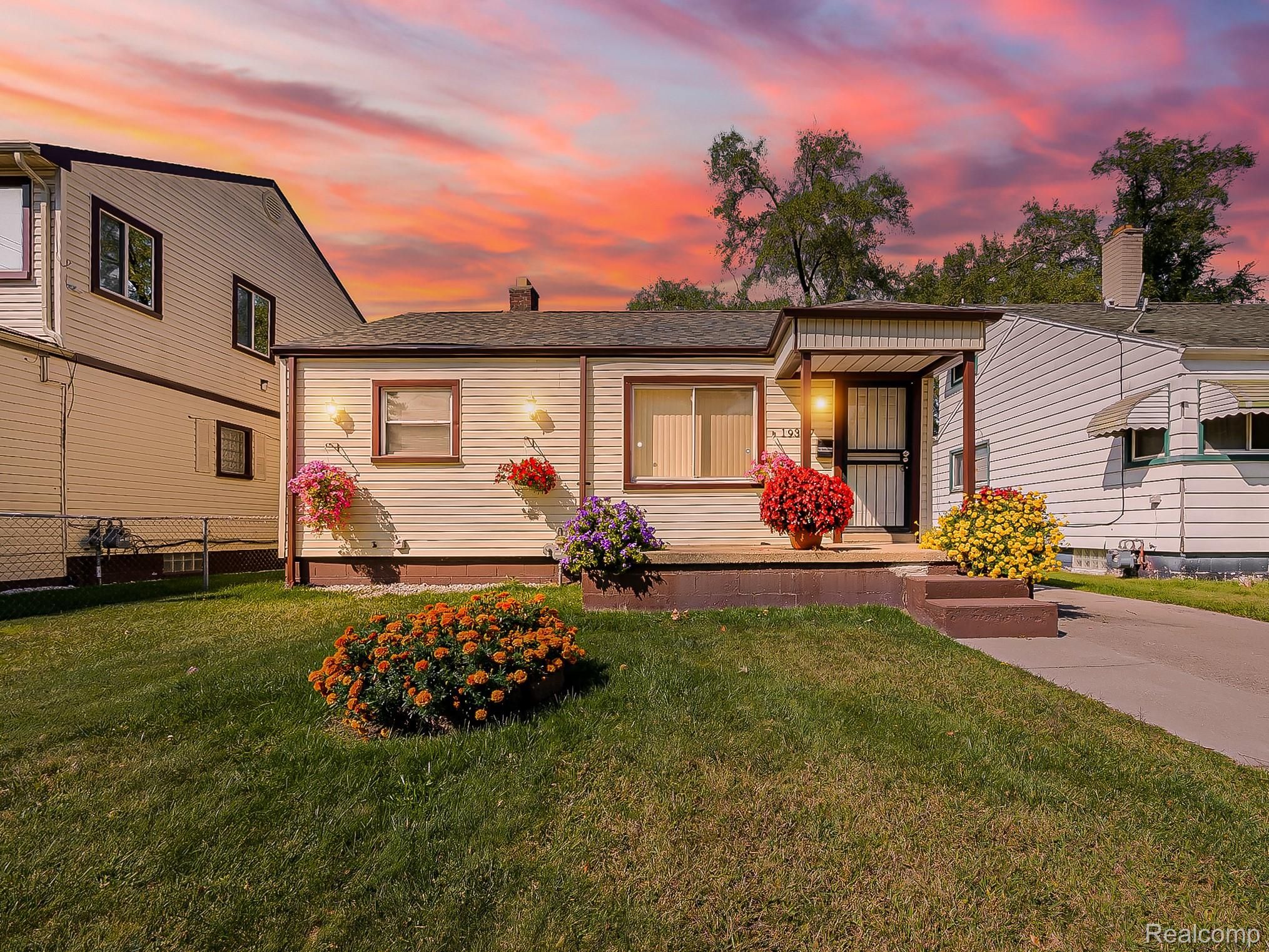 19307 Fenmore Street