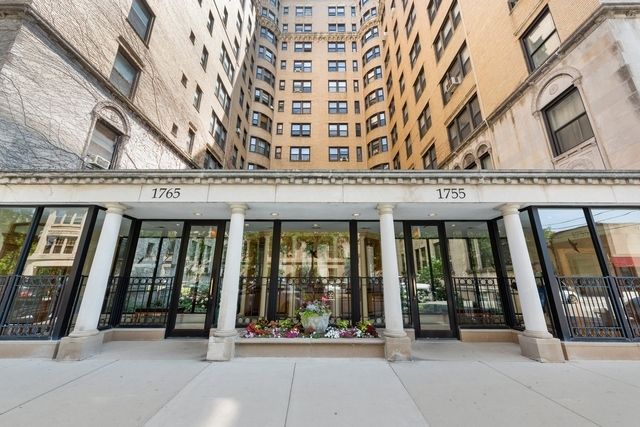 1755 E 55th Street 804