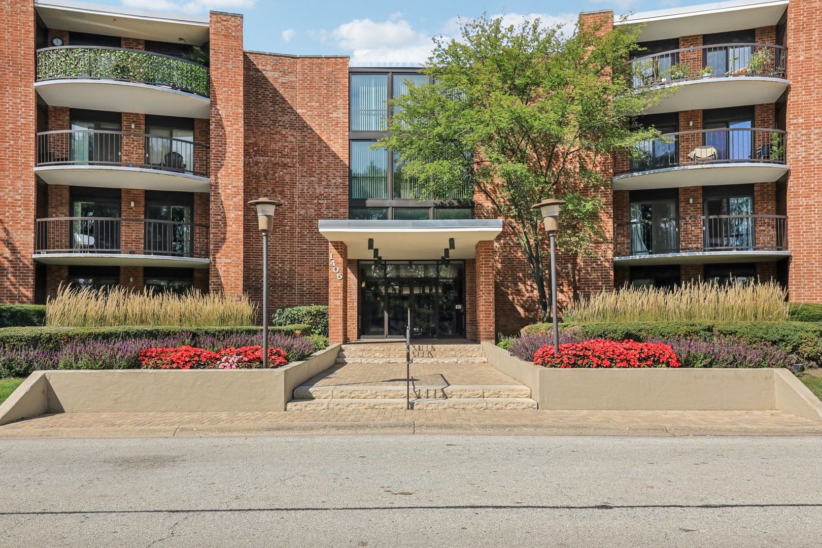 1405 E Central Road 122C