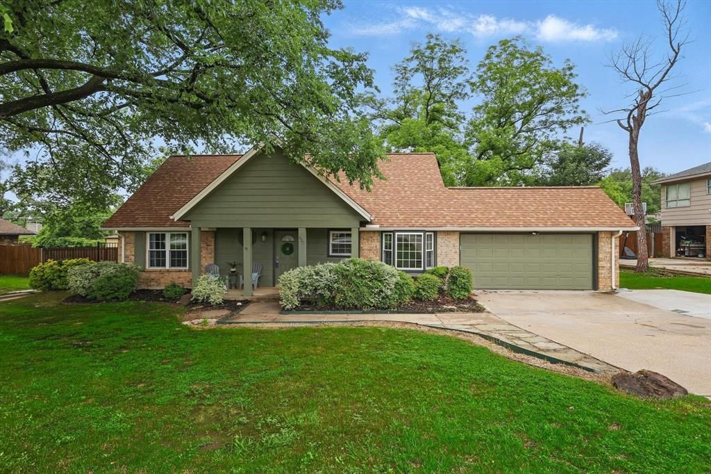 920 Highland Village Road