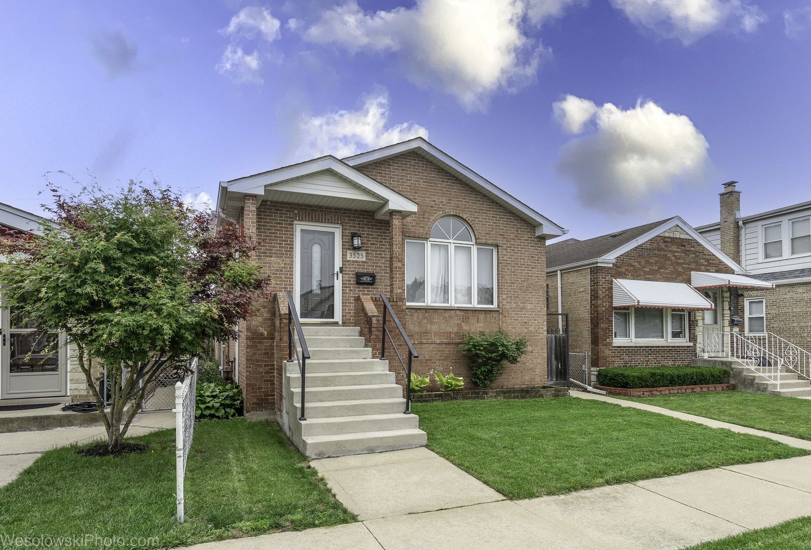 3525 N Pioneer Avenue