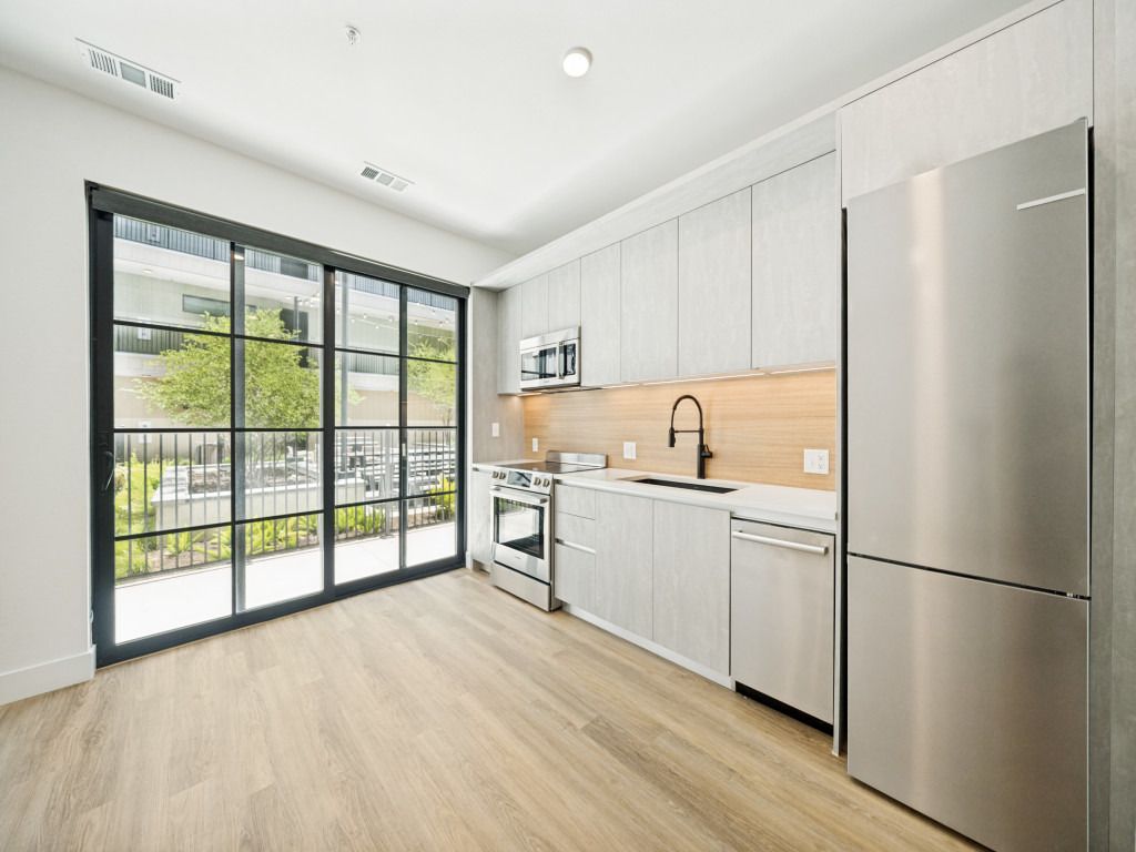 4315 S Congress Avenue 220