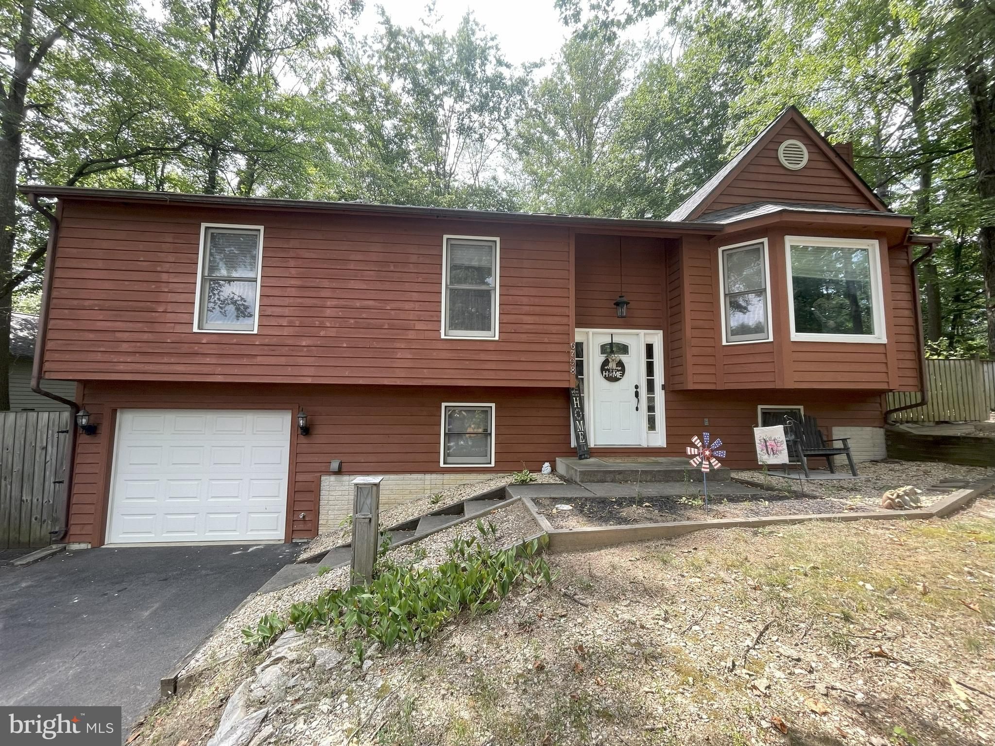 6798 Balmoral Ridge