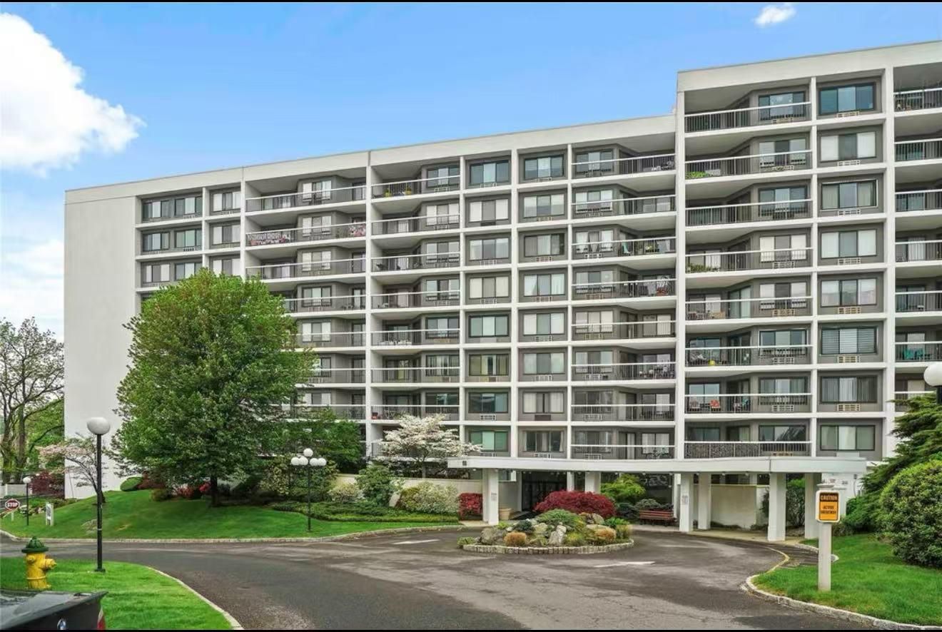 100 High Point Drive 501