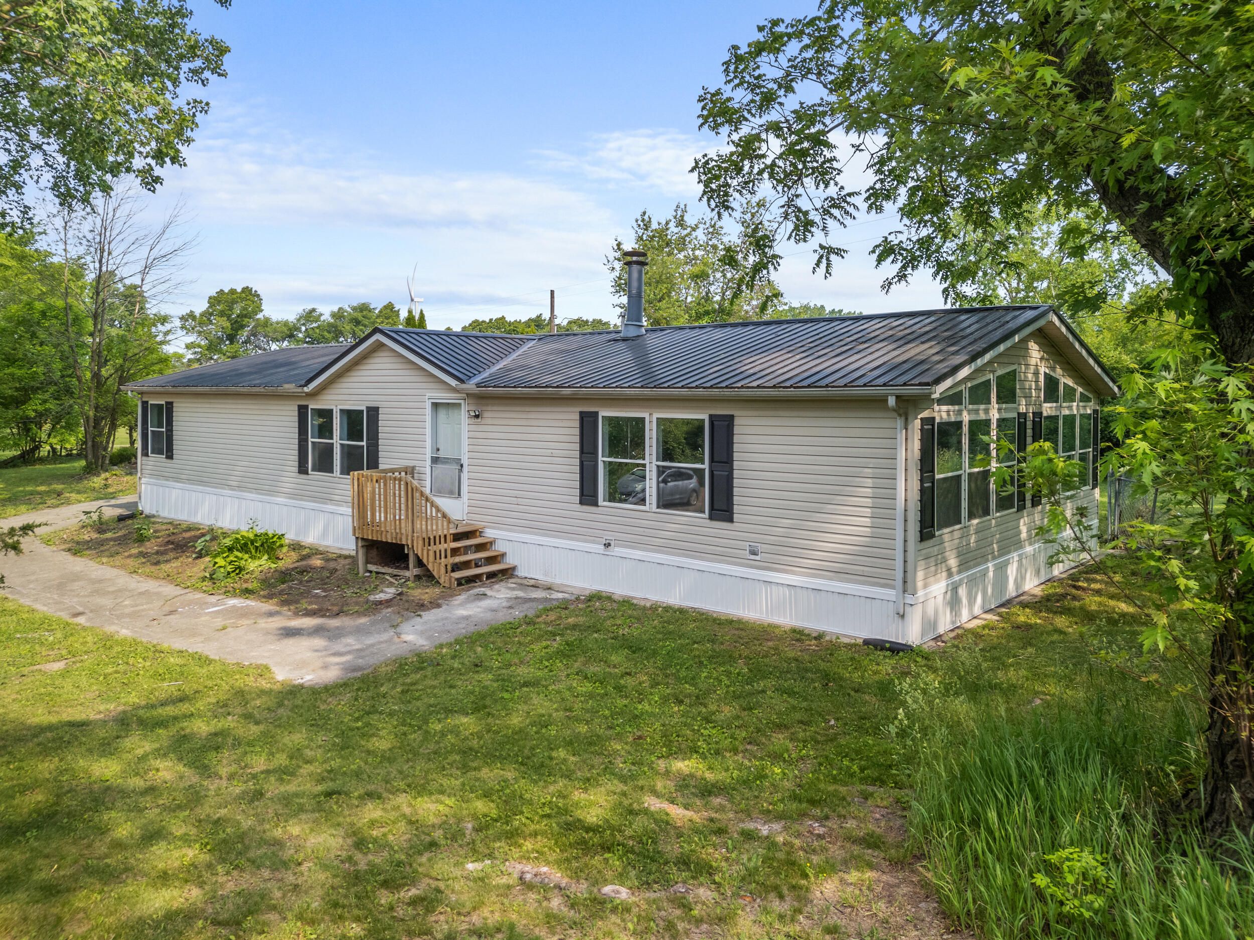 8260 Moreland Road