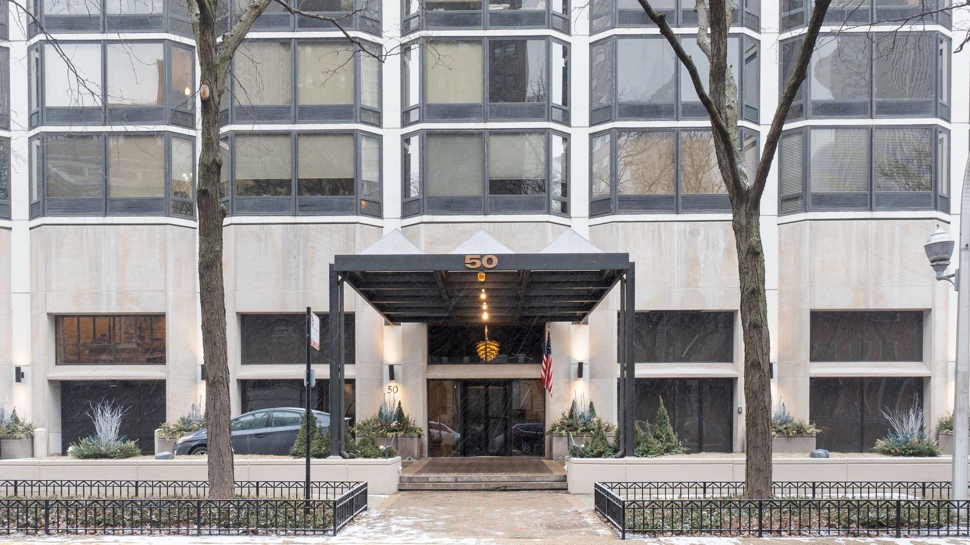 50 E Bellevue Place 2501