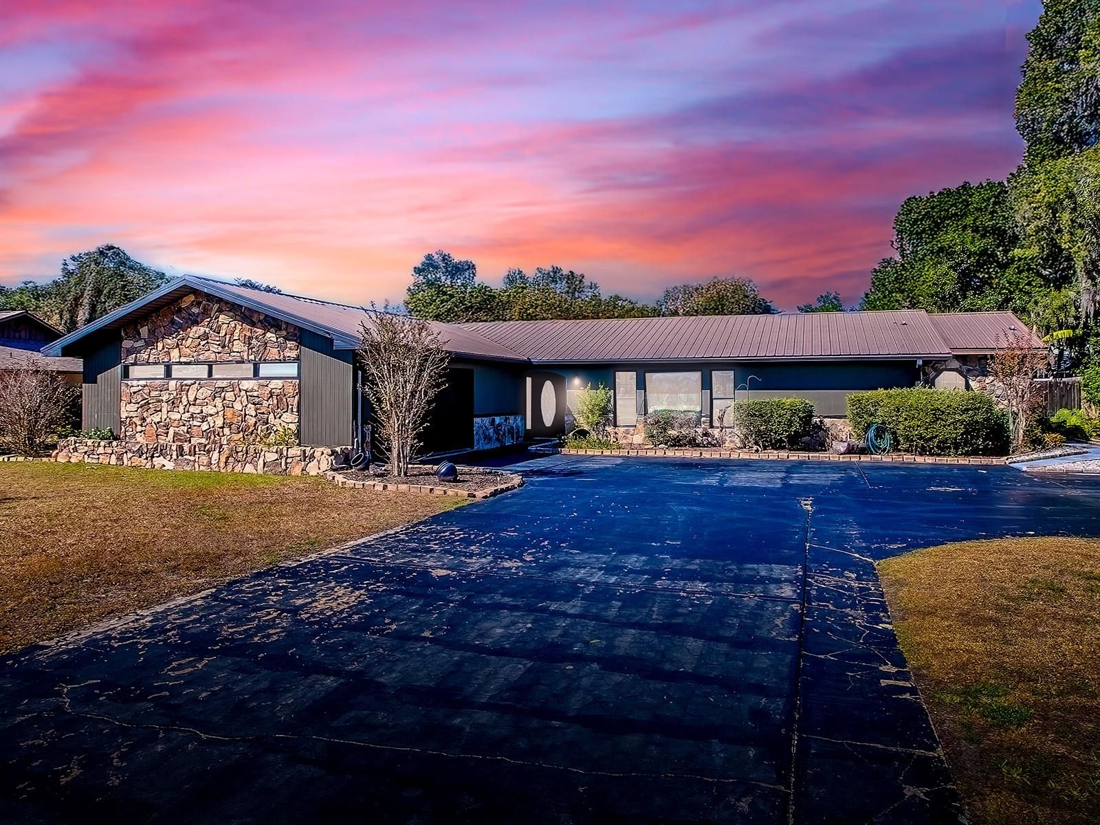 5329 Twin Palms Road