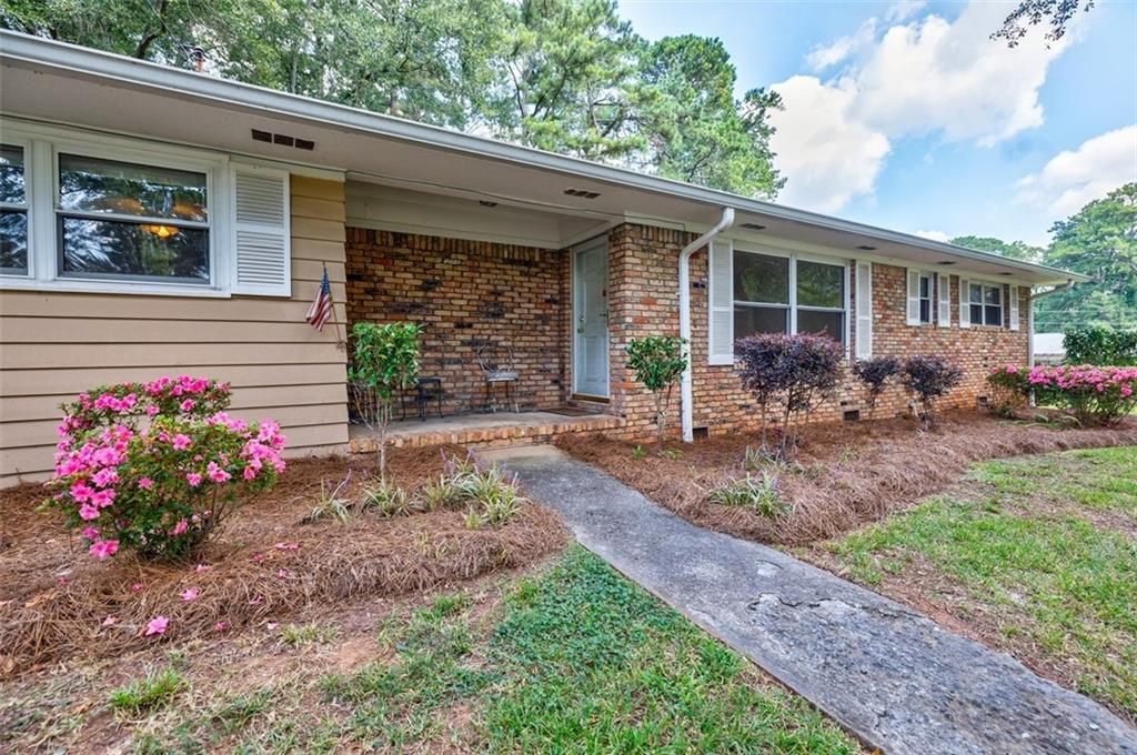 3690 Herren Drive Sw