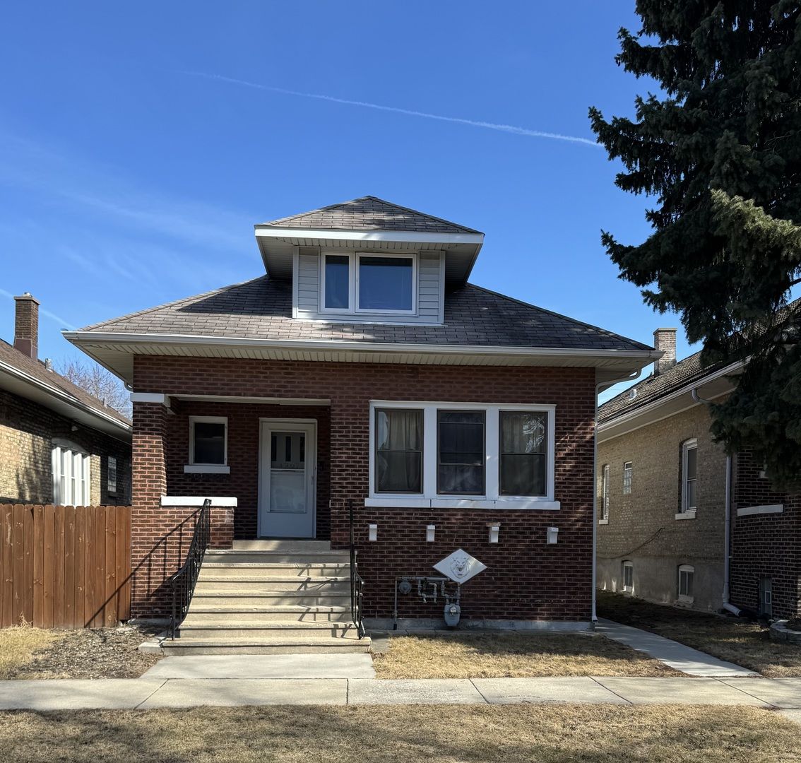 1907 S 49th Court