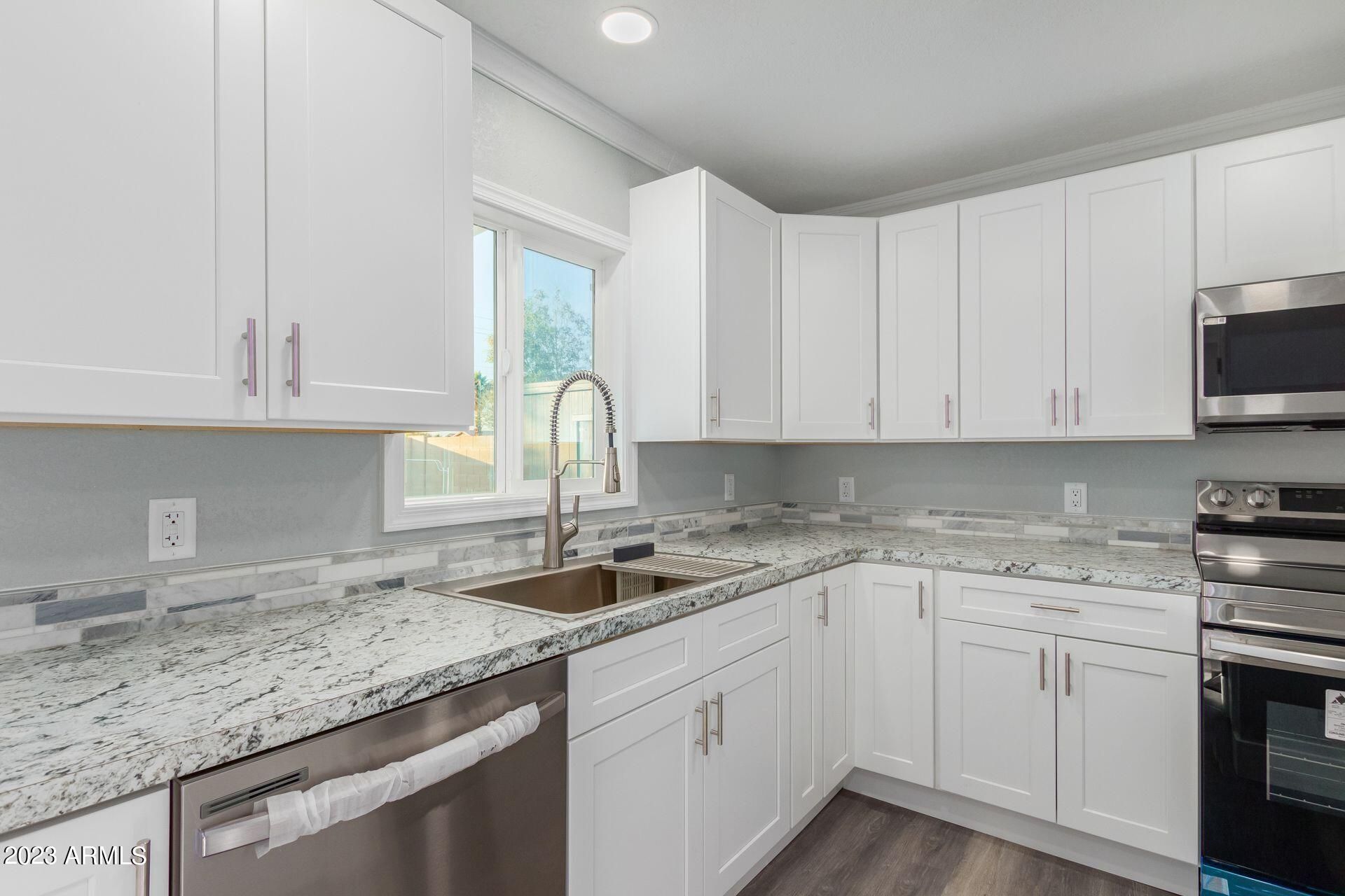 4210 N 106th Drive N