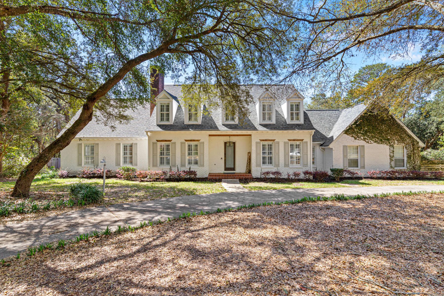 2624 Edgewater Drive