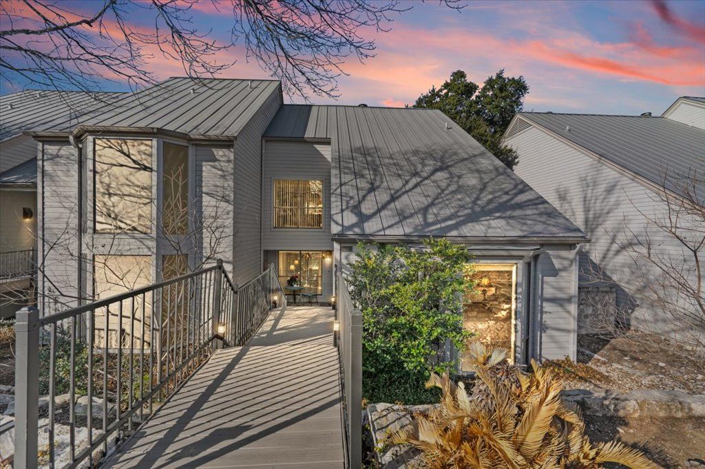 176 World Of Tennis Square