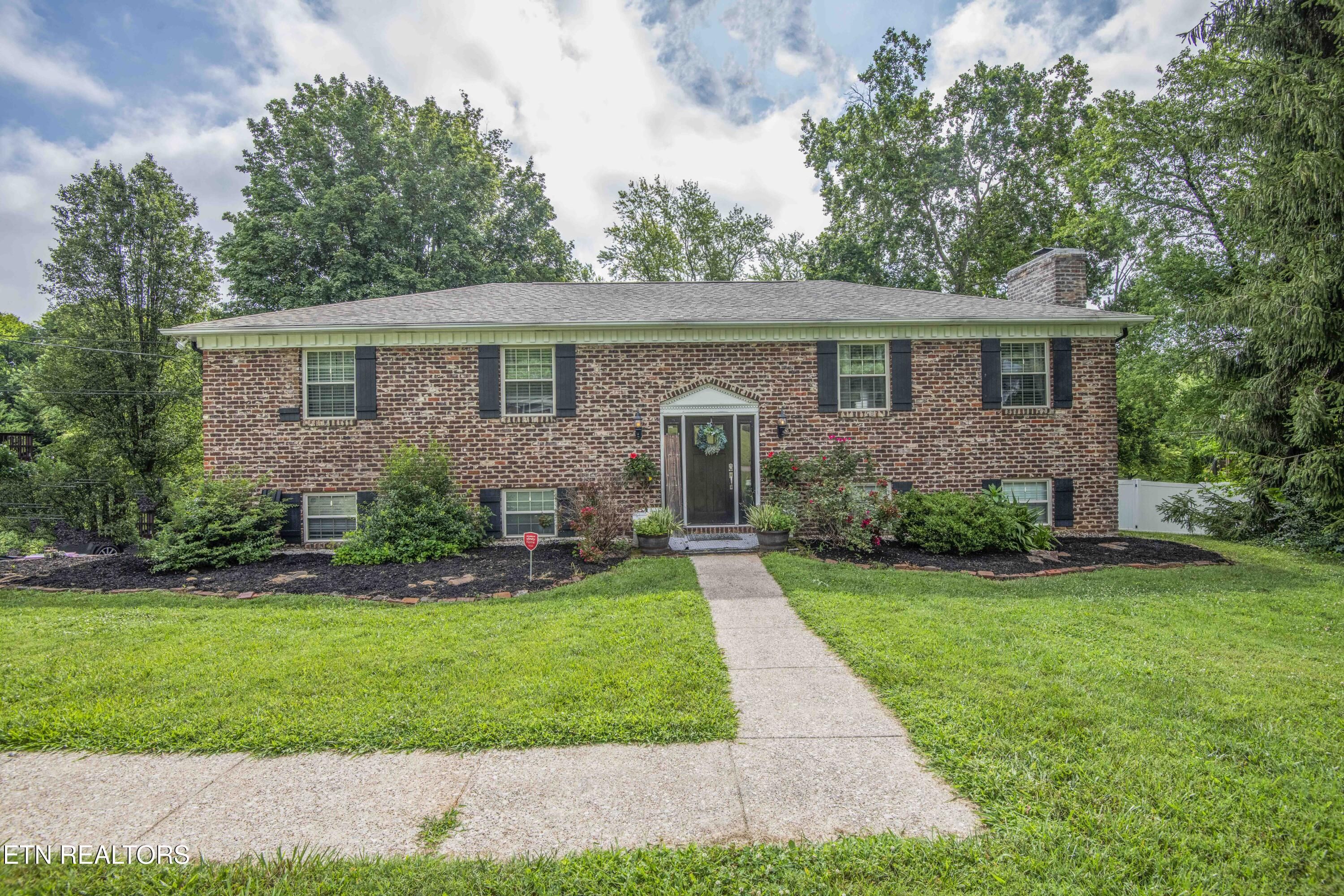 1104 Remington Rd