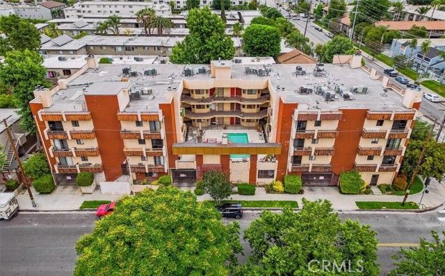 8710 Independence Avenue 208