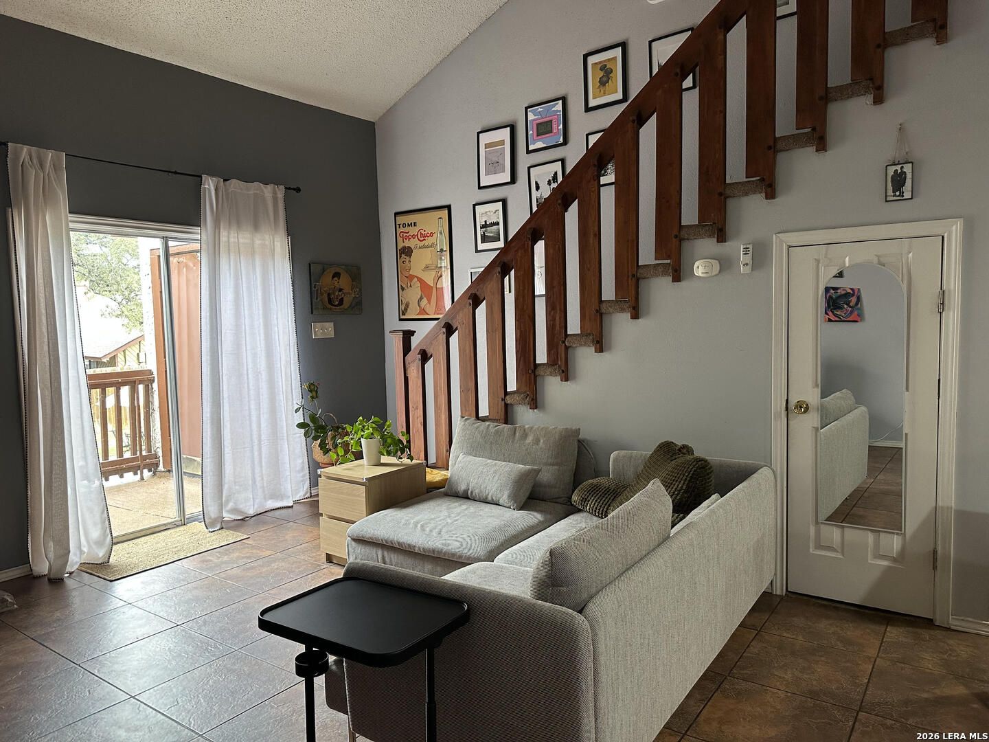 10527 Perrin Beitel B204