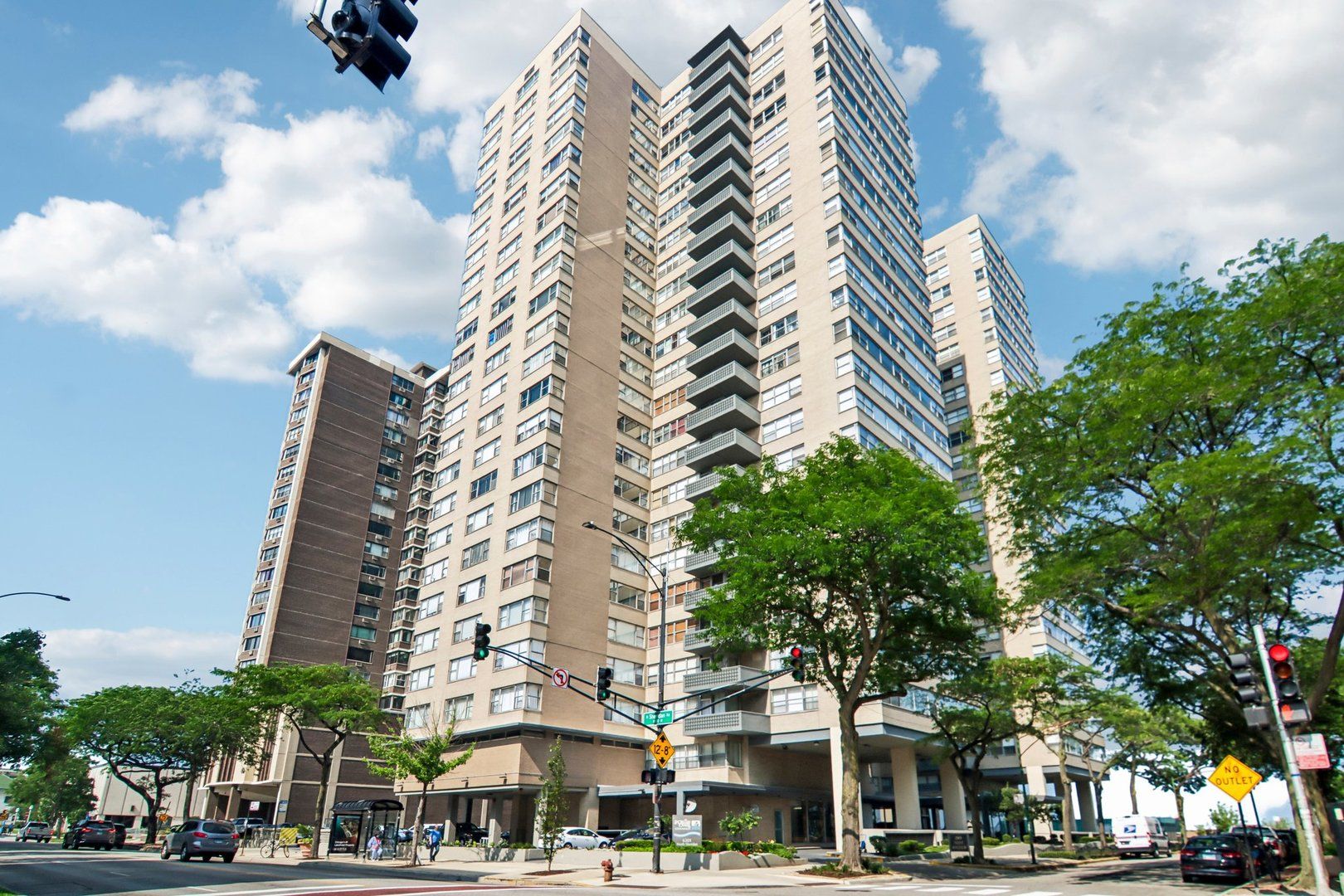 6301 N Sheridan Road 14M