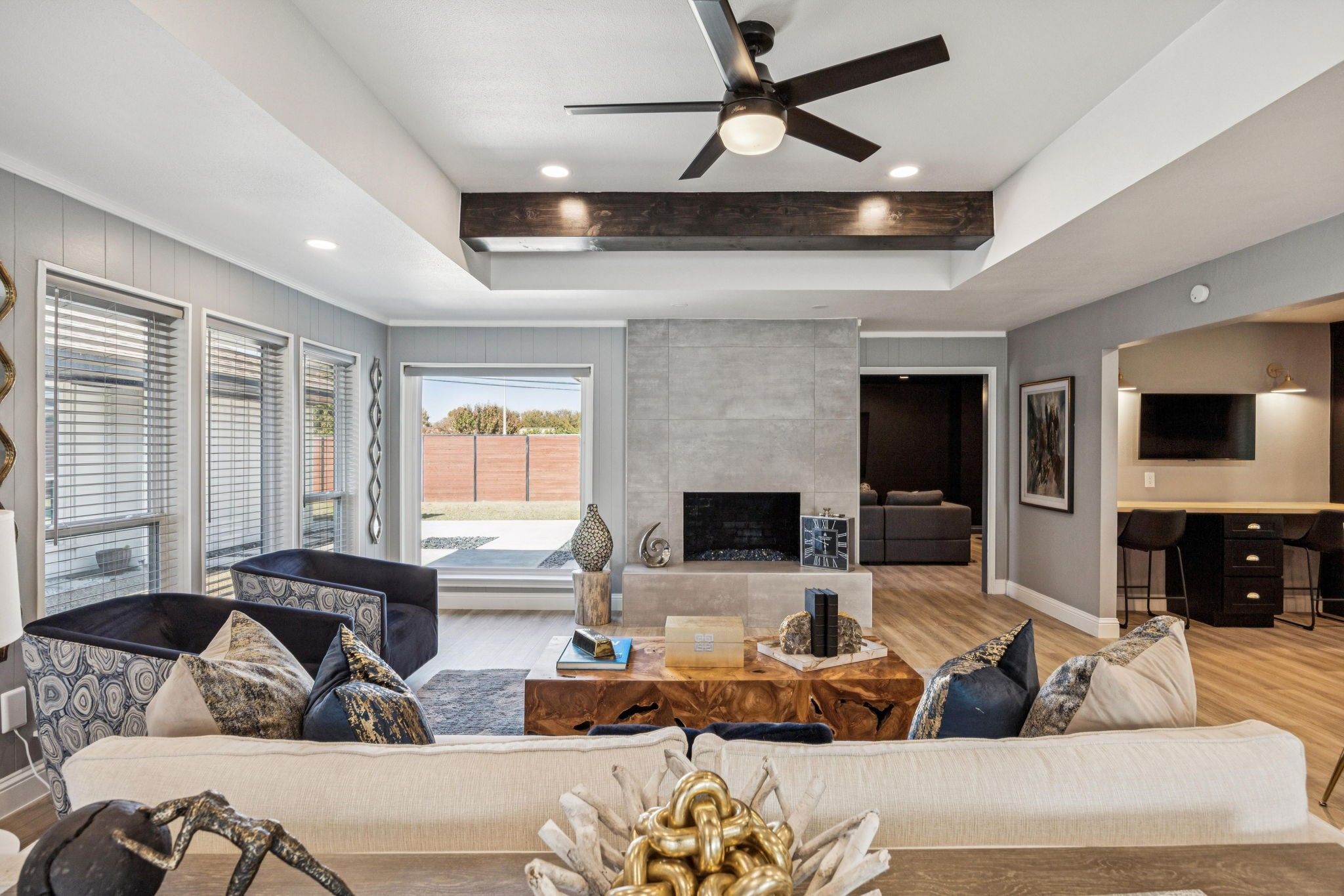 2833 Meadowbrook Drive