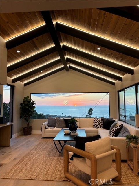 411 Via Mesa Grande