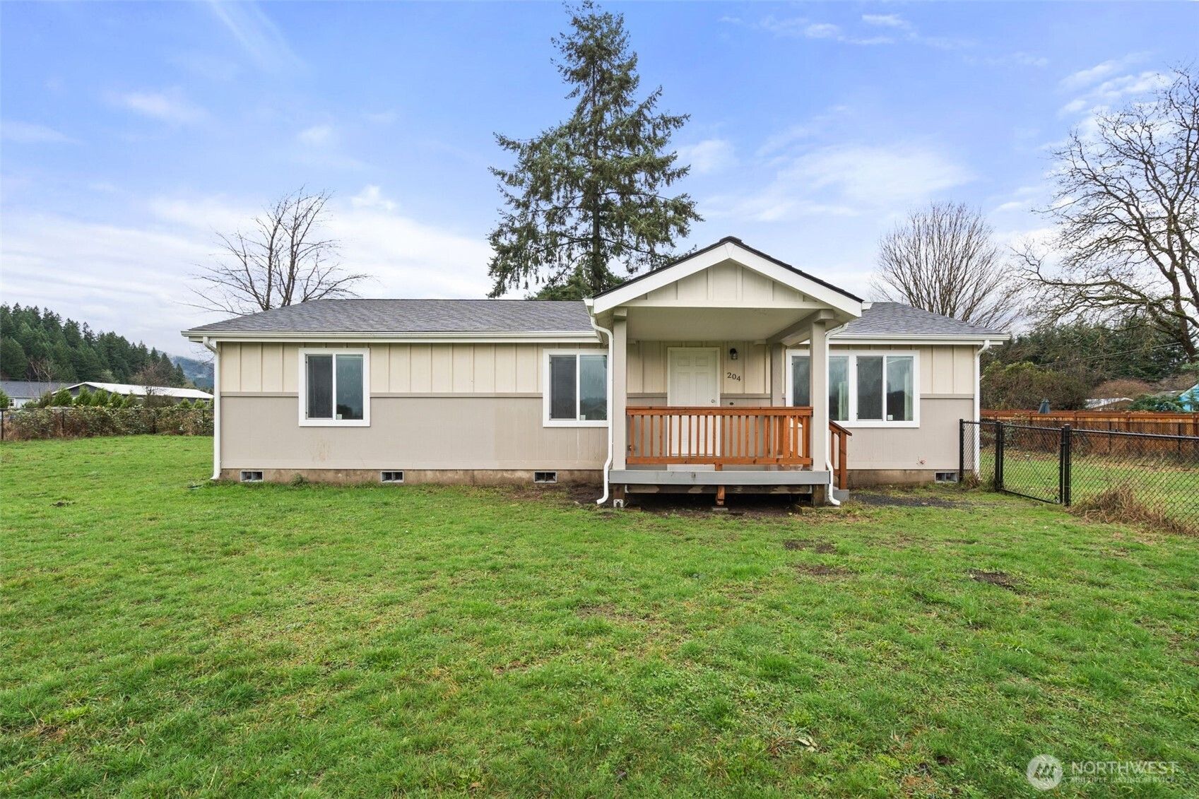 204 Mossyrock Rd West