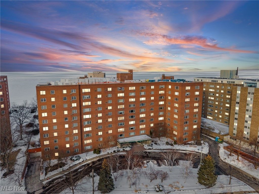 11820 Edgewater Drive 415