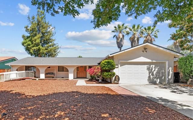 6130 Paseo Pueblo Drive