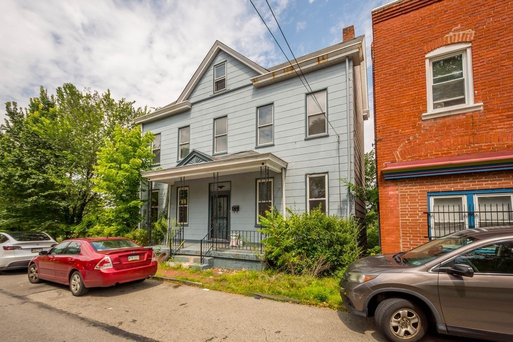 25 Divinity Street