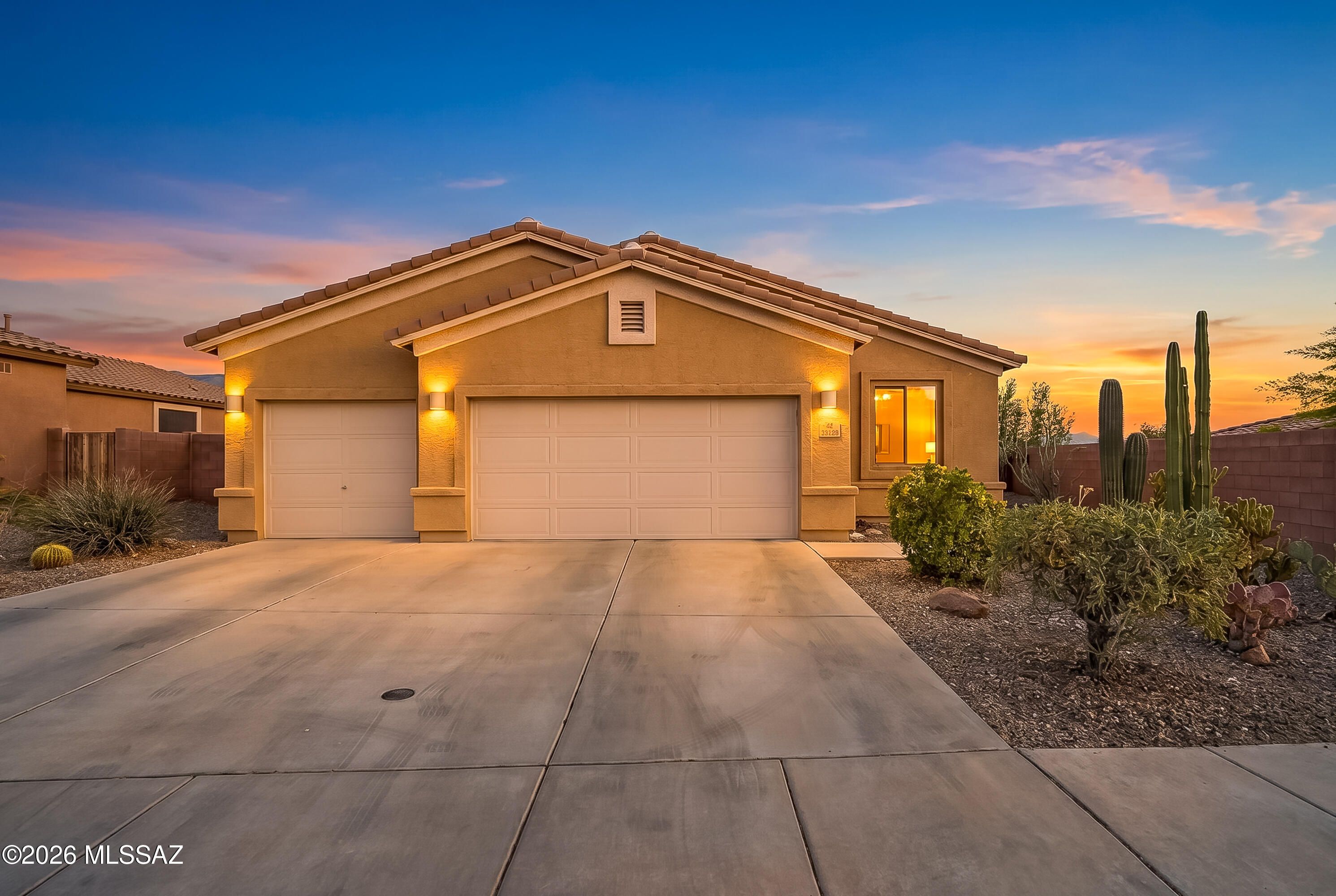 38946 S Running Roses Lane