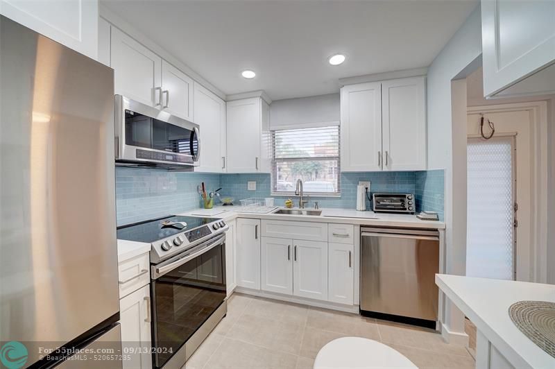 9580 Sunrise Lakes Blvd 103