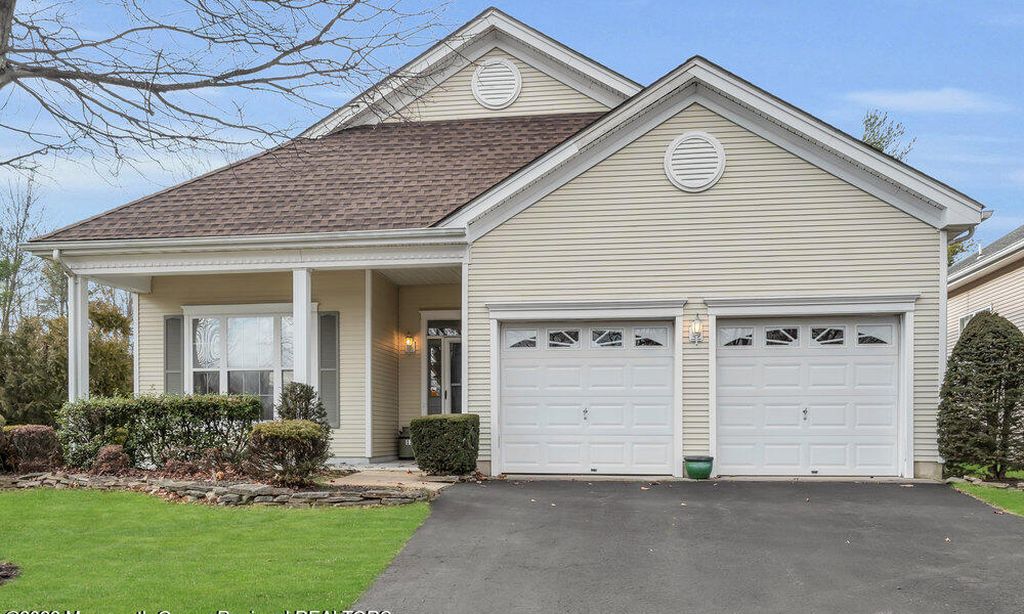 Four Seasons at Lakewood