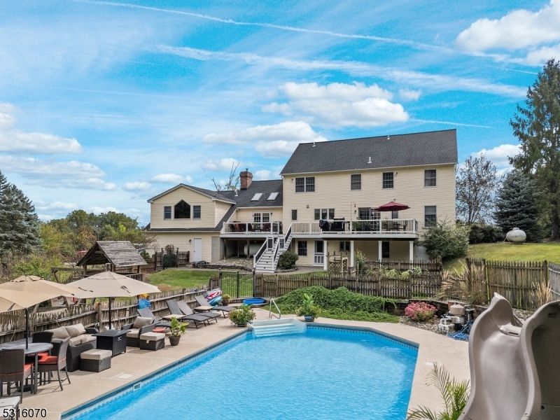 13 Ridge Ln